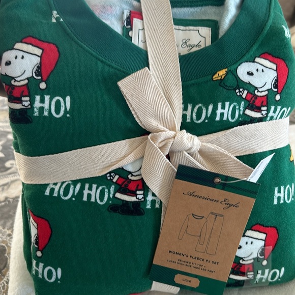 AMERICAN EAGLE fleece PJ set - Peanuts - Picture 3 of 5